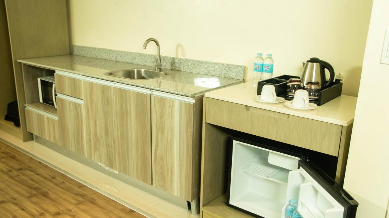 Noble Cebu Hotel Bagian luar foto