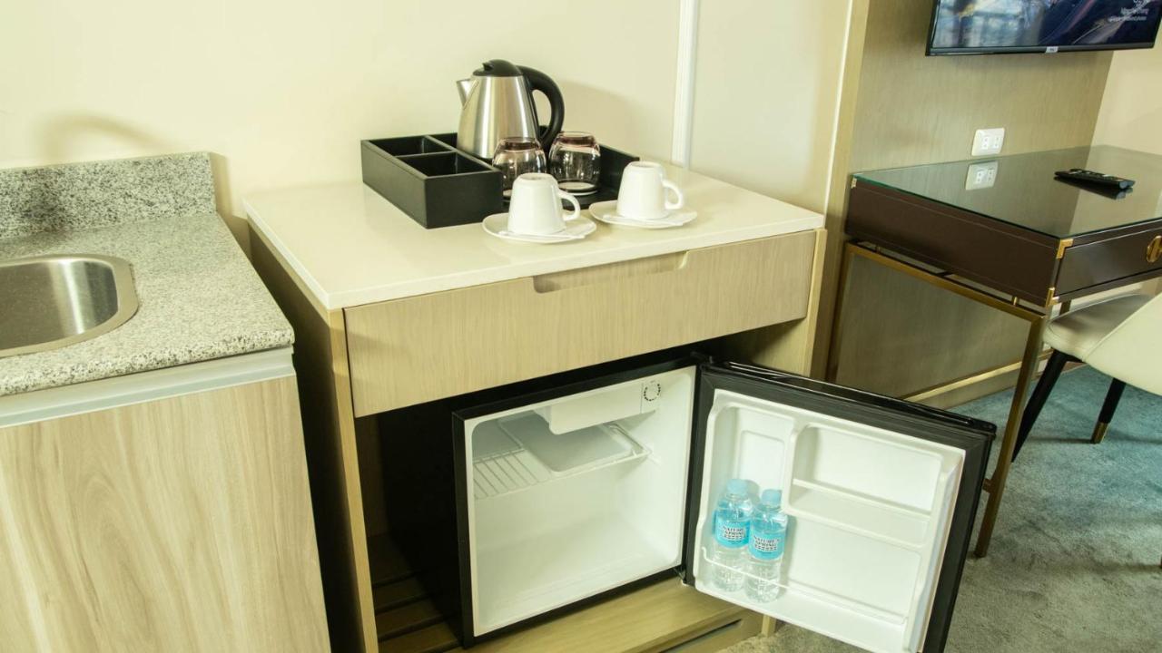 Noble Cebu Hotel Bagian luar foto