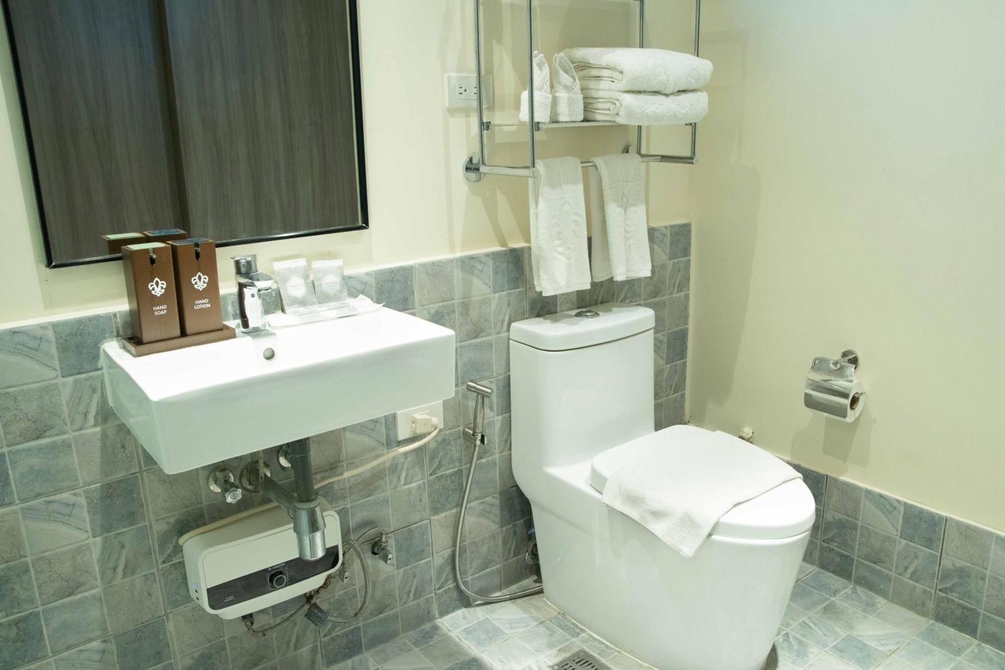 Noble Cebu Hotel Bagian luar foto