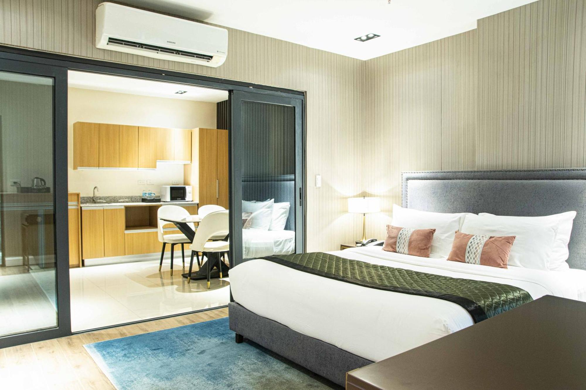 Noble Cebu Hotel Bagian luar foto
